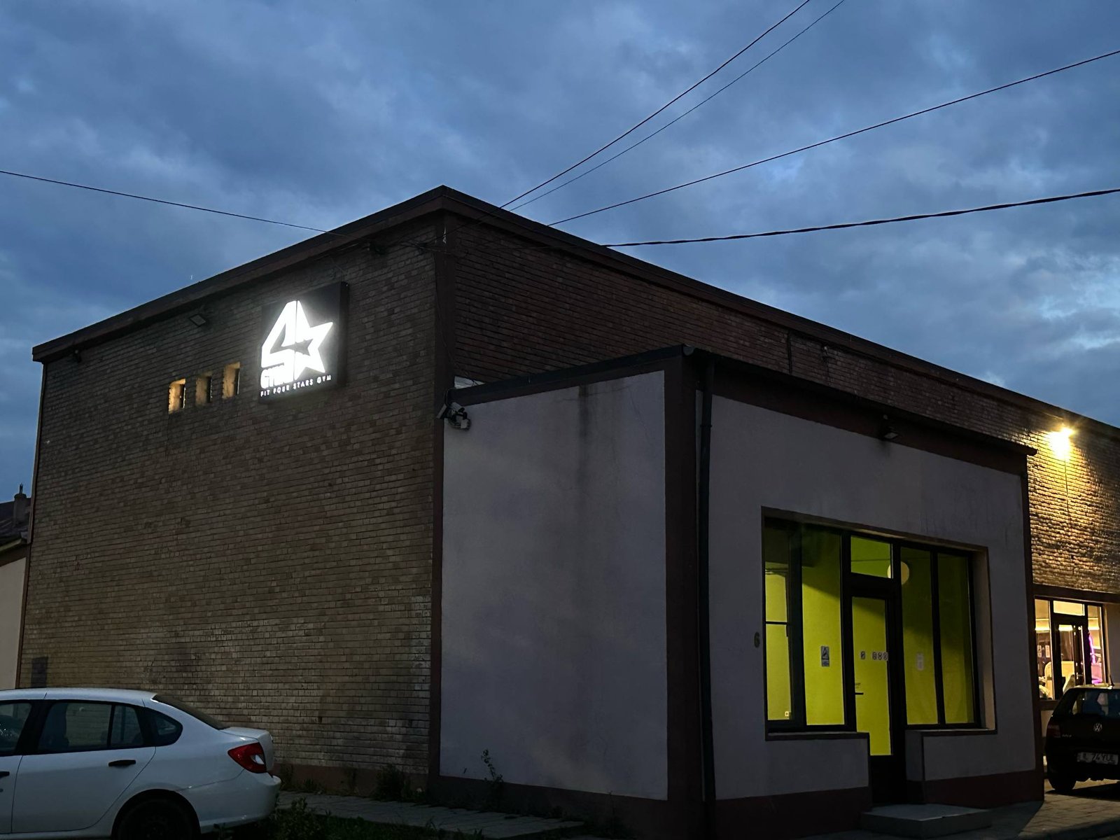 Locație 4 FIT Four Gym 4